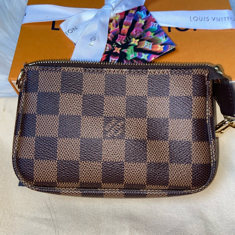 Louis Vuitton Mini Pochette